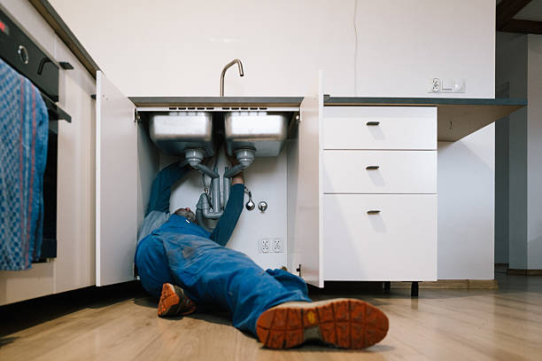 Professional Leak Detection technician working in Commercial Point, OH
